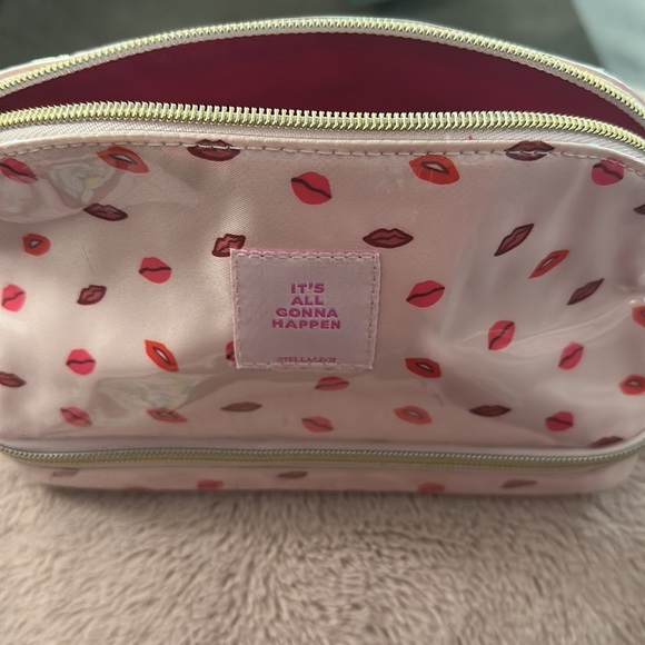 Stella & Dot Lips Make up Case - Picture 5 of 6